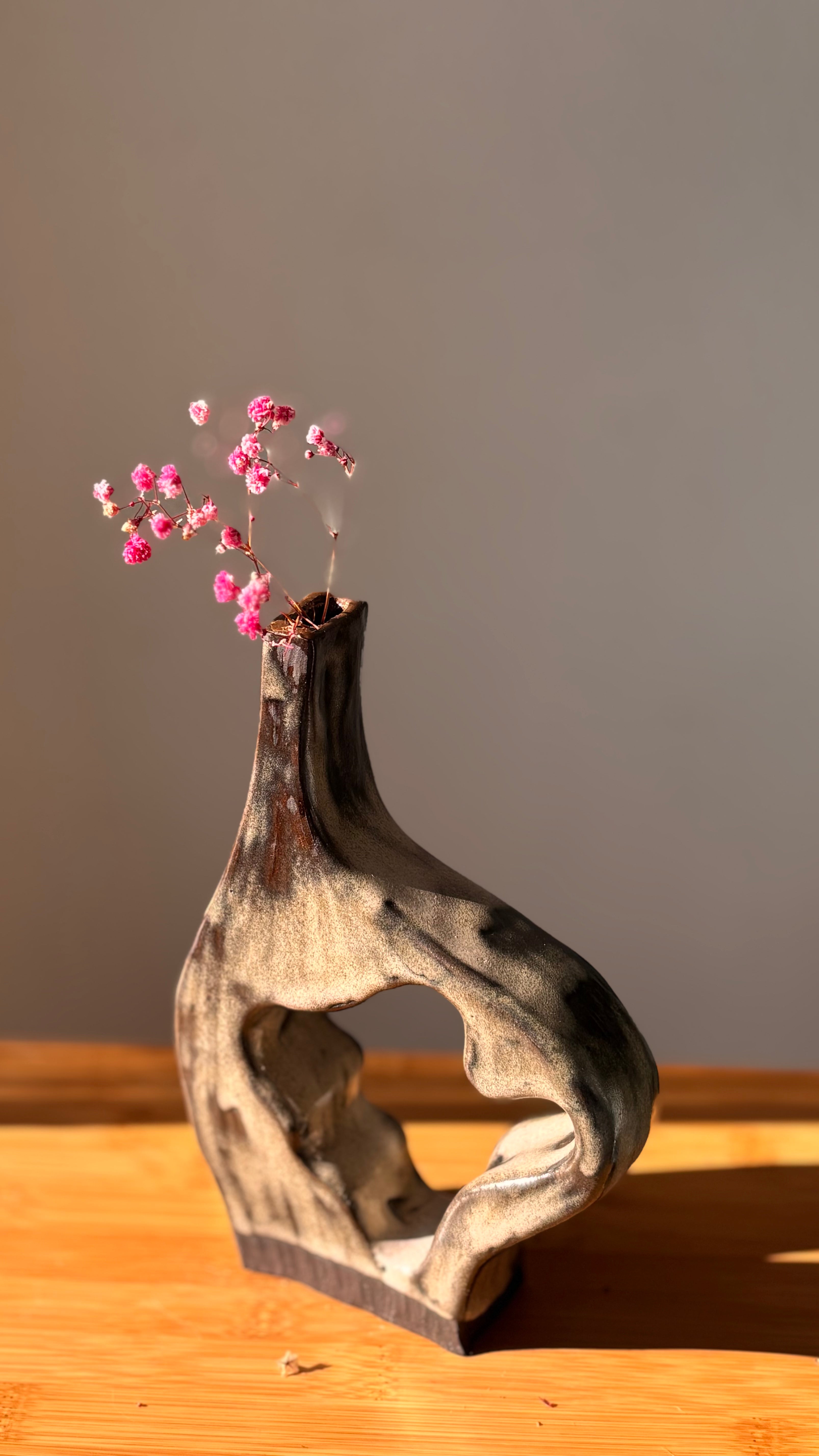 Etna Vase in use