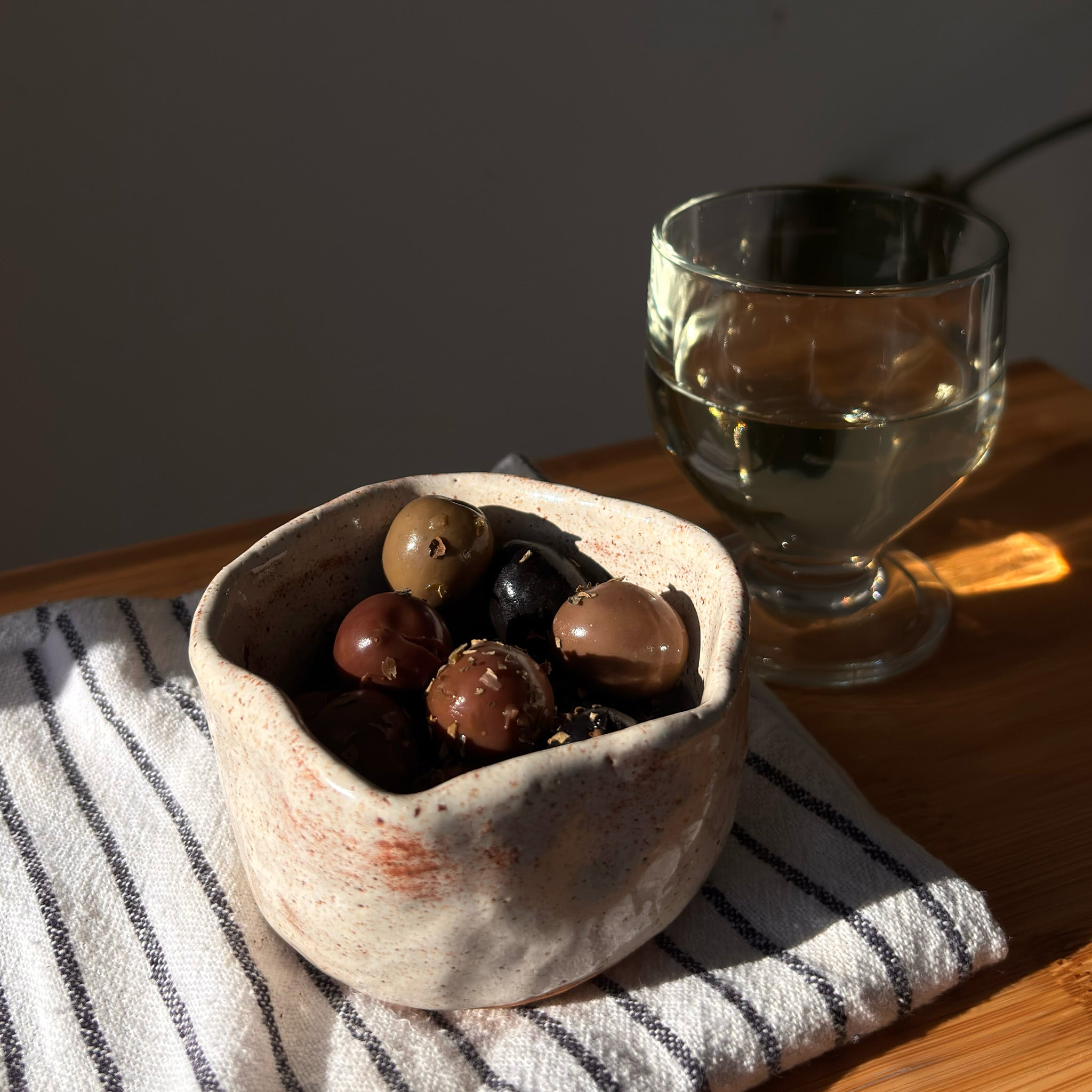 Bisti mini bowl in use